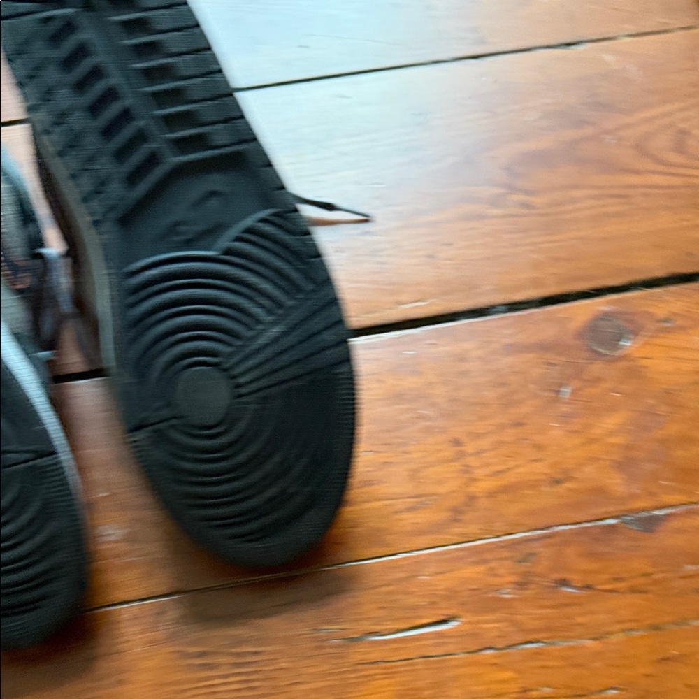 Nike High-Top Gray and Black Sneakers - Picture 5 of 5